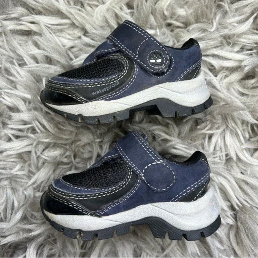 Timberland Waterproof navy blue strap closure toddler boy's shoes size 4